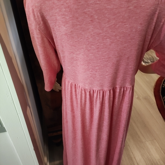 Beautiful plus size Dress - Picture 2 of 3